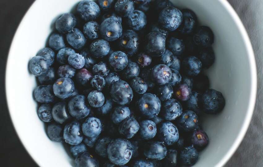 antioxidants blueberries fruit fibre health free radicals